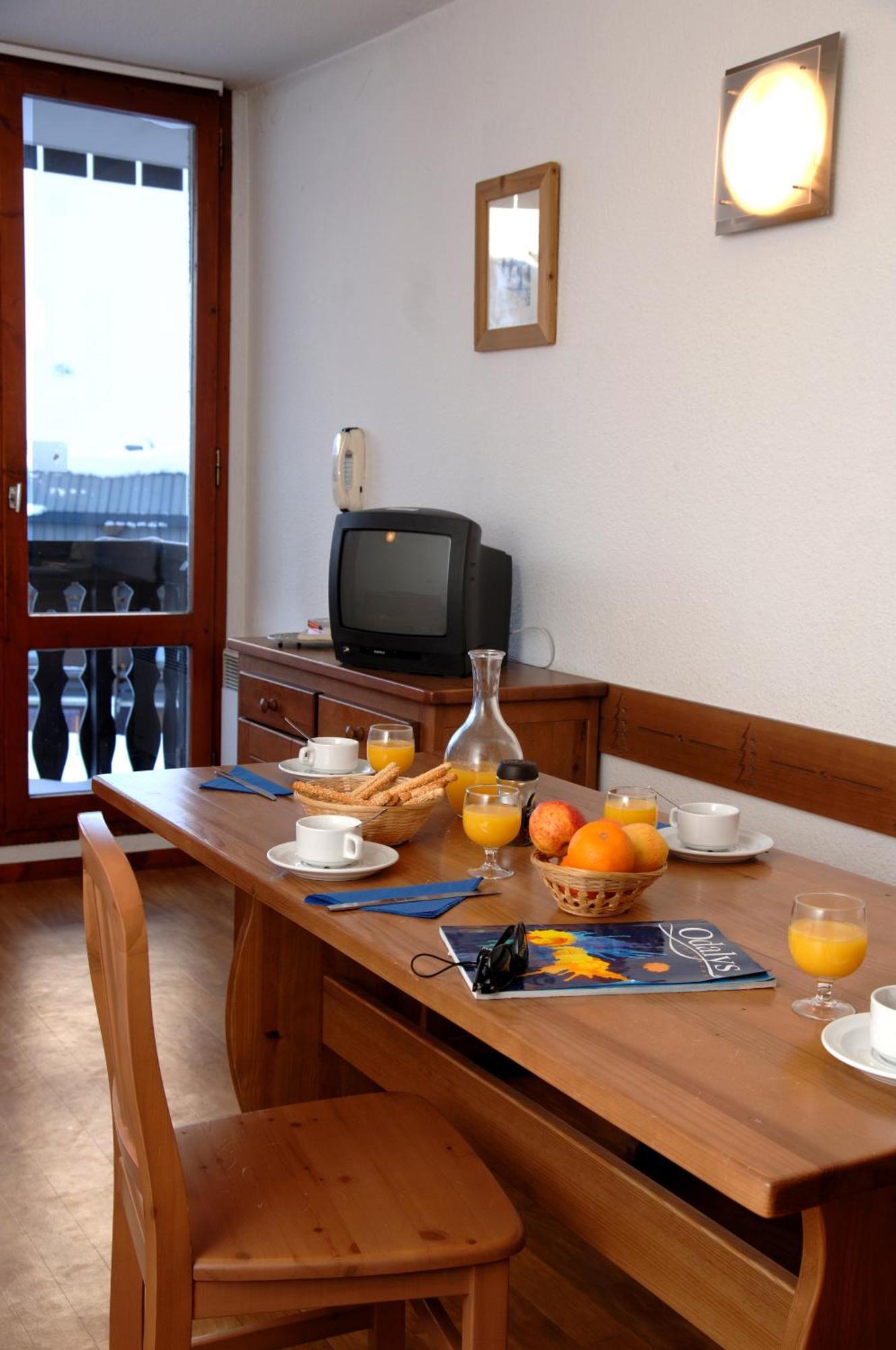 Residence Odalys Les Hauts Du Rogoney Val-d'Isere Exterior photo